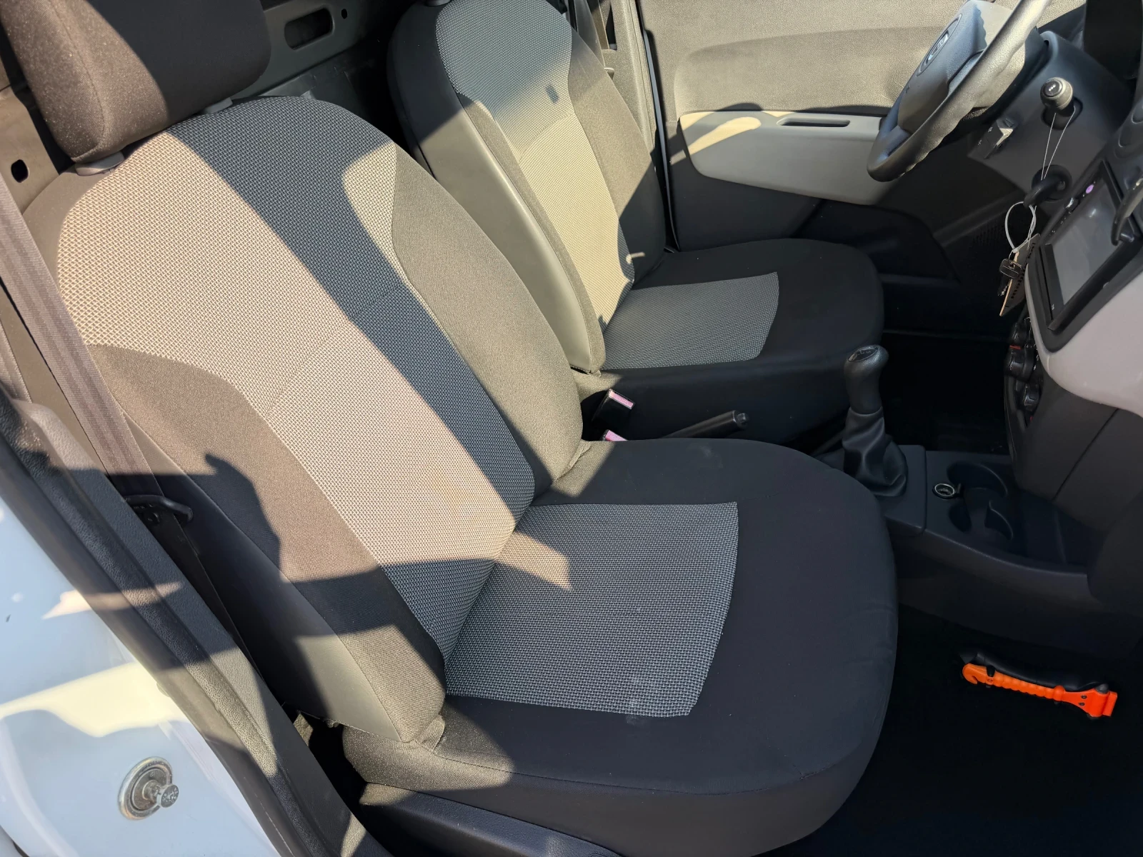 Dacia Dokker 1.5 DCi, снимка 8 - Автомобили и джипове - 55636322