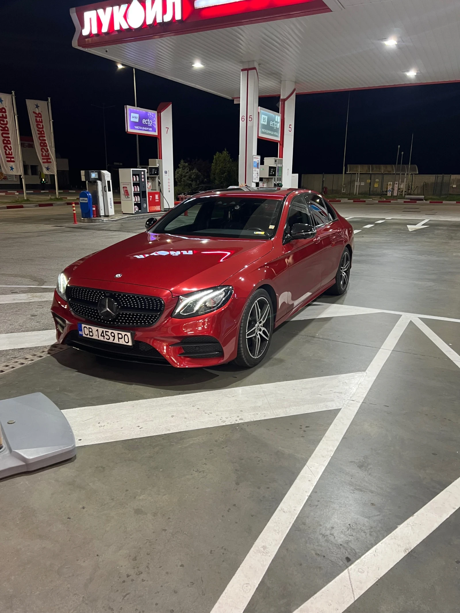 Mercedes-Benz E 220, снимка 13 - Автомобили и джипове - 55664572