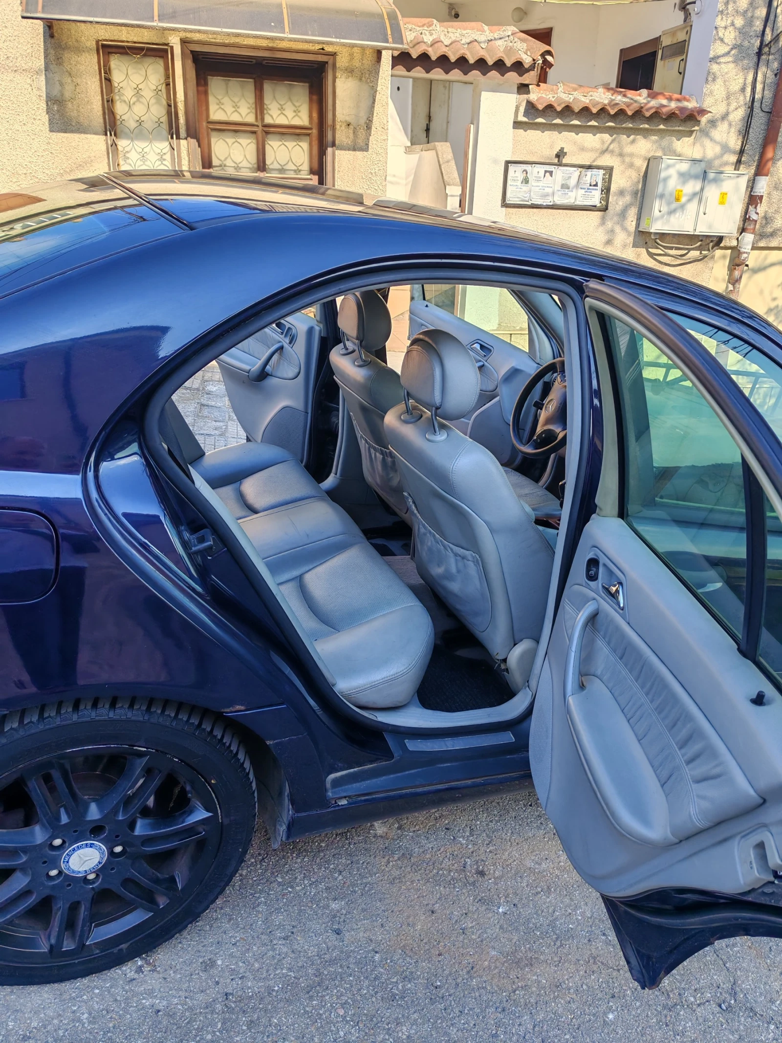 Mercedes-Benz C 200, снимка 7 - Автомобили и джипове - 55674426