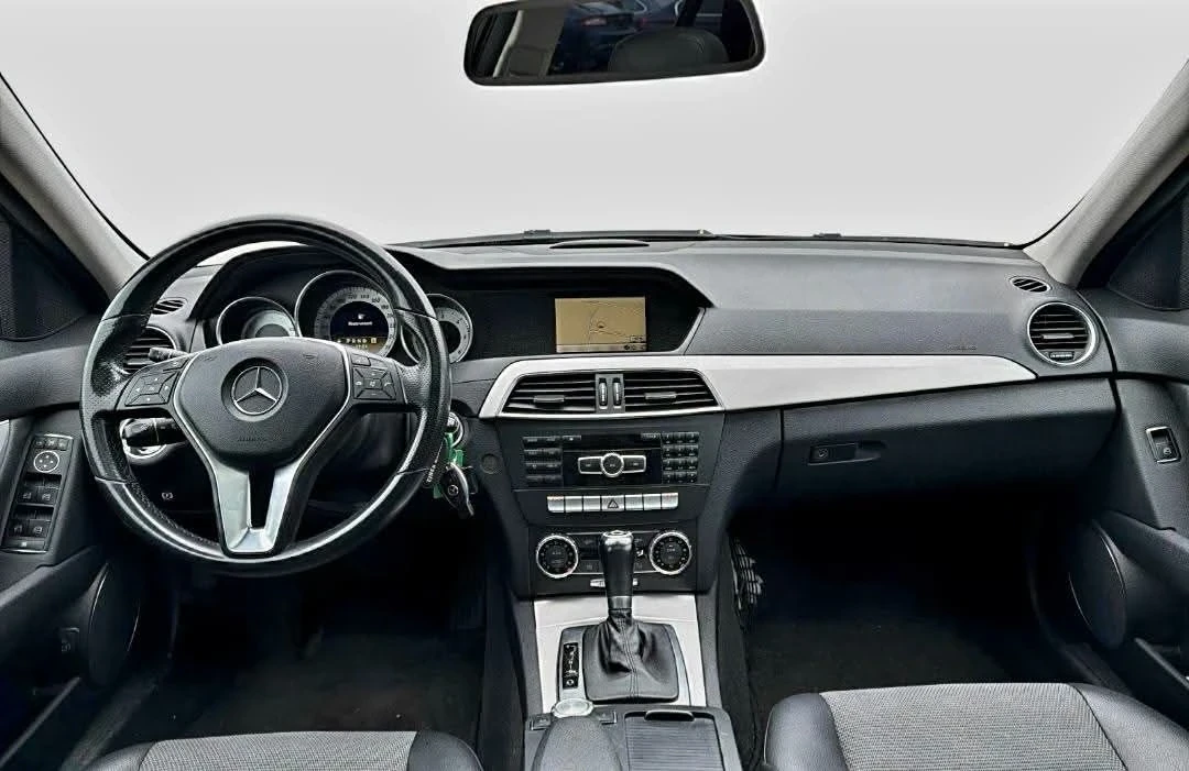 Mercedes-Benz C 220 Сервизна История Панорама Blind - Spod Navi Kamera, снимка 4 - Автомобили и джипове - 55932009