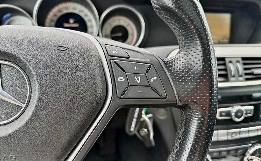 Mercedes-Benz C 220 Сервизна История Панорама Blind - Spod Navi Kamera, снимка 6 - Автомобили и джипове - 55932009