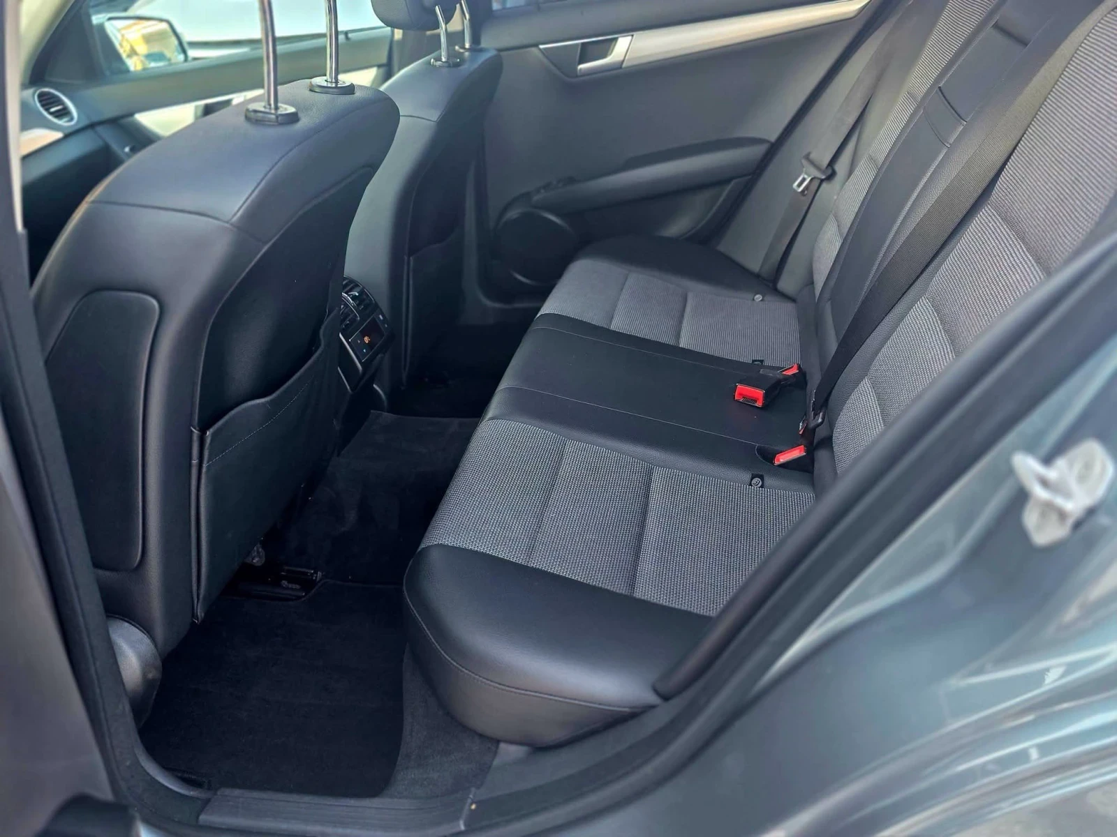 Mercedes-Benz C 220 Сервизна История Панорама Blind - Spod Navi Kamera, снимка 8 - Автомобили и джипове - 55932009