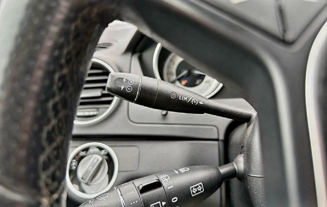 Mercedes-Benz C 220 Сервизна История Панорама Blind - Spod Navi Kamera, снимка 8 - Автомобили и джипове - 55932009