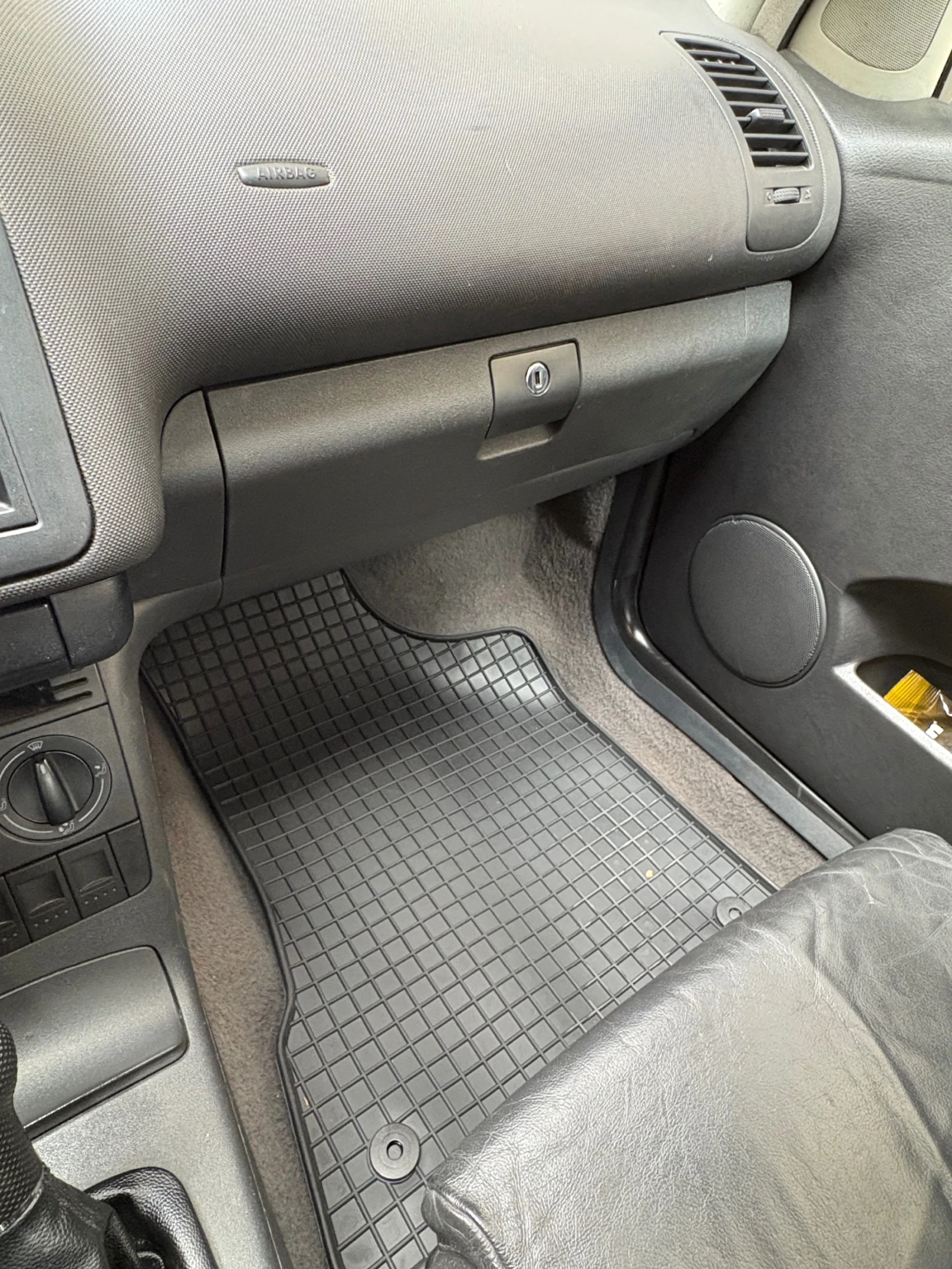 VW Polo 1.4 16v, снимка 5 - Автомобили и джипове - 56181584
