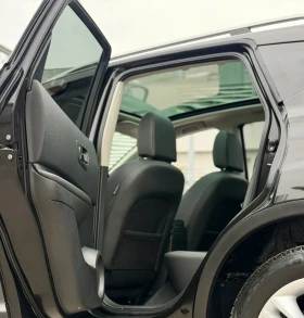 Nissan Qashqai 2.0i 4х4 keyless Panorama Кожа Навигация Tekna, снимка 11