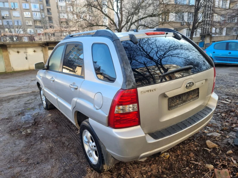 Kia Sportage 2.0 CRDI/Автоматик, снимка 3 - Автомобили и джипове - 51899591