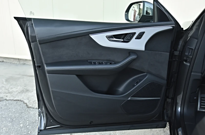 Audi SQ8 4.0 V8T B&O RS-SITZE CARBON 22-RS 360 NIG-VIS MTM, снимка 15 - Автомобили и джипове - 52123797