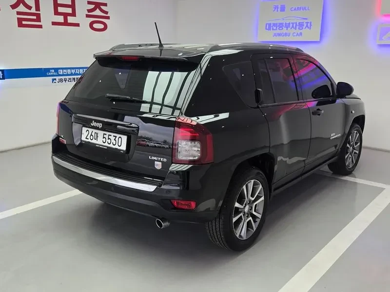 Jeep Compass 2.4 LIMITED, снимка 9 - Автомобили и джипове - 54930139