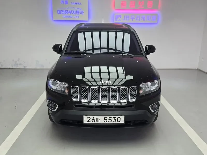 Jeep Compass 2.4 LIMITED, снимка 15 - Автомобили и джипове - 54930139