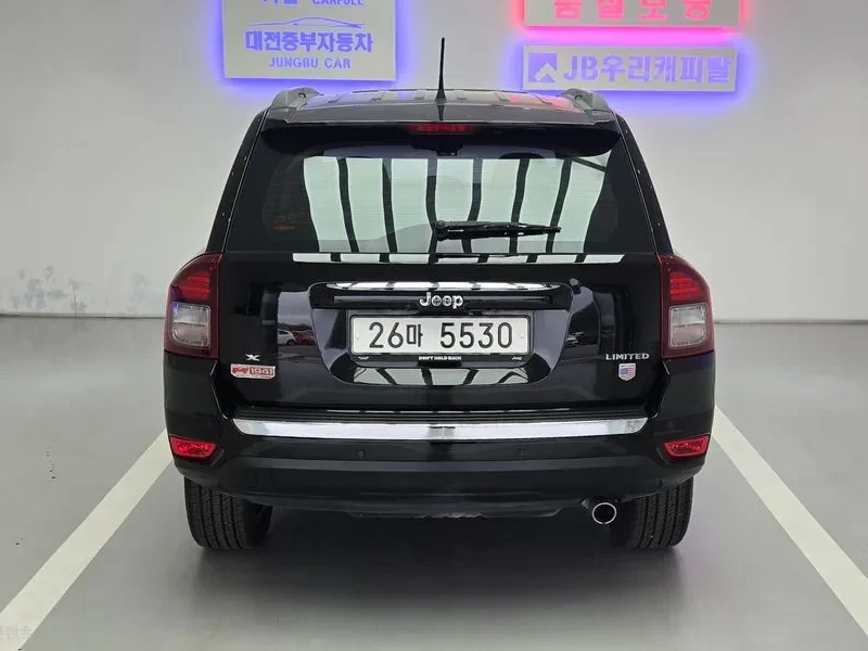 Jeep Compass 2.4 LIMITED, снимка 7 - Автомобили и джипове - 54930139