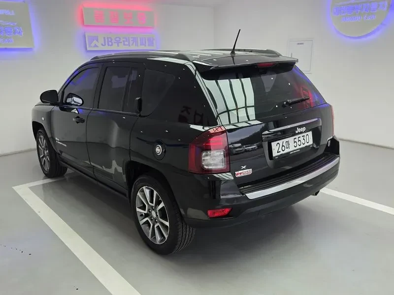 Jeep Compass 2.4 LIMITED, снимка 5 - Автомобили и джипове - 54930139