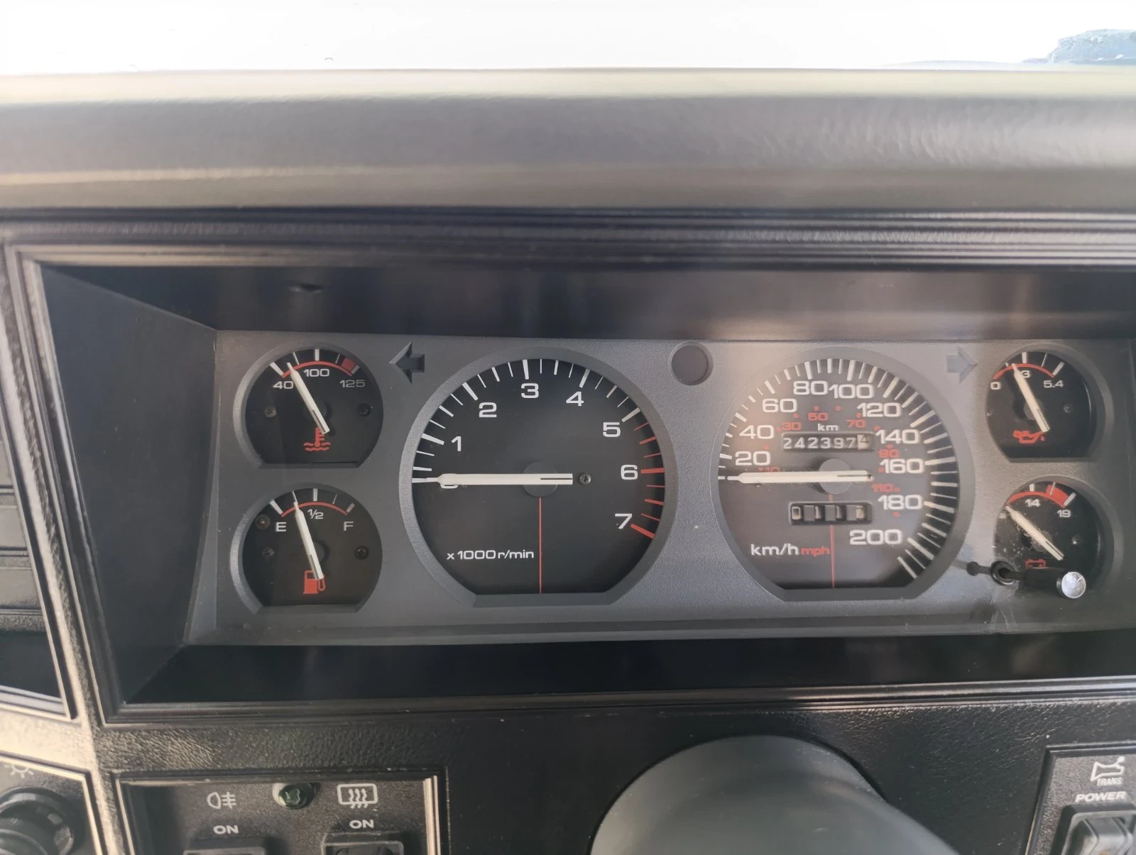 Jeep Cherokee  - изображение 8