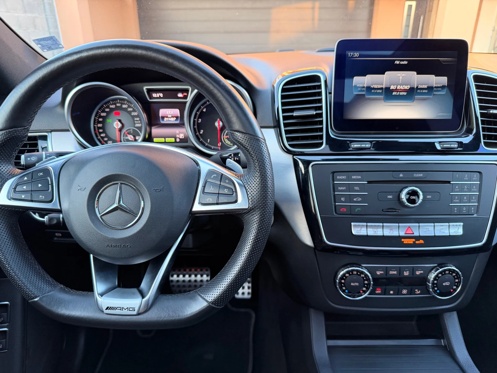 Mercedes-Benz GLE 500 AMG Plug-in Hybrid, снимка 12 - Автомобили и джипове - 53747899