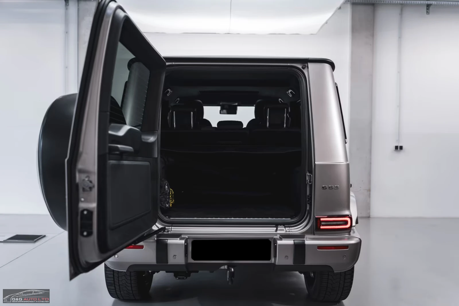 Mercedes-Benz G 63 AMG 585HP/MANUFAKTUR/PANO/3D BURM./360/170h, снимка 9 - Автомобили и джипове - 53928707