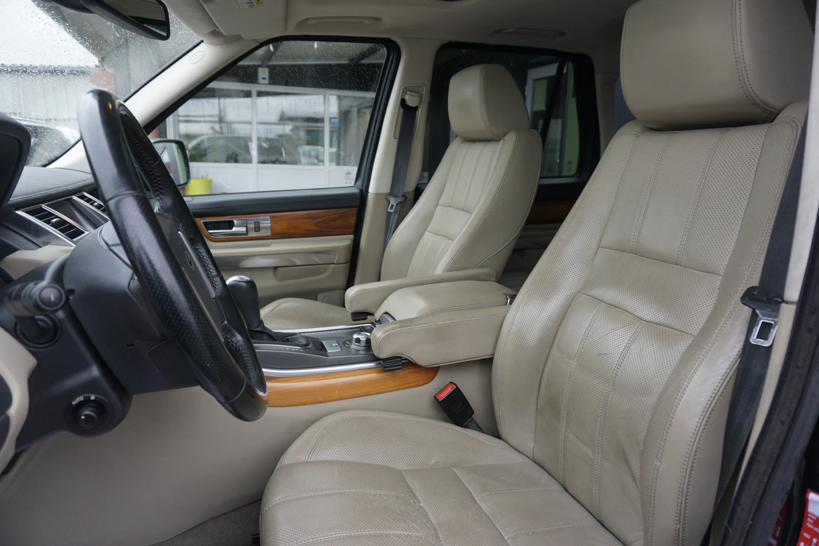 Land Rover Range Rover Sport 3.0L V6 SPORT HSE/Нави/Въздушно окачване/Ксенон, снимка 9 - Автомобили и джипове - 54065783