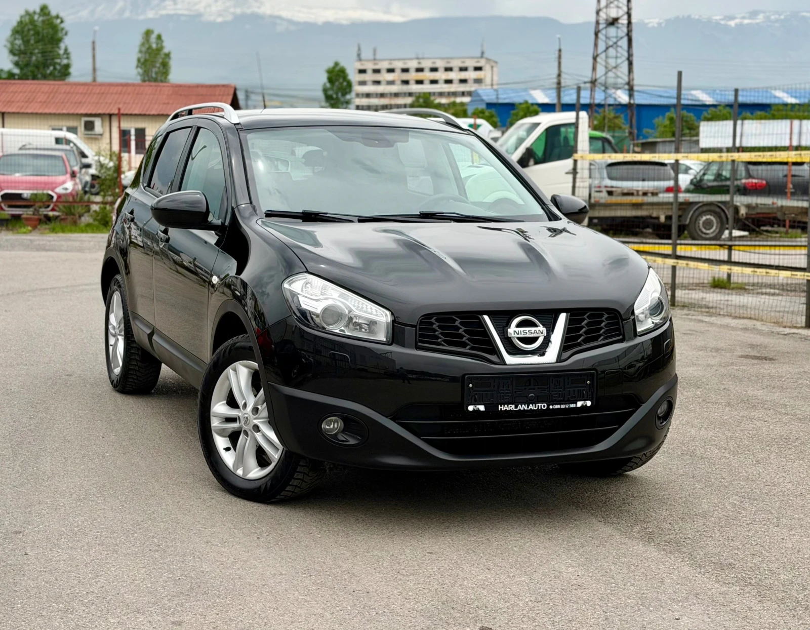 Nissan Qashqai 2.0i 4х4 keyless Panorama Кожа Навигация Tekna, снимка 2 - Автомобили и джипове - 54478556