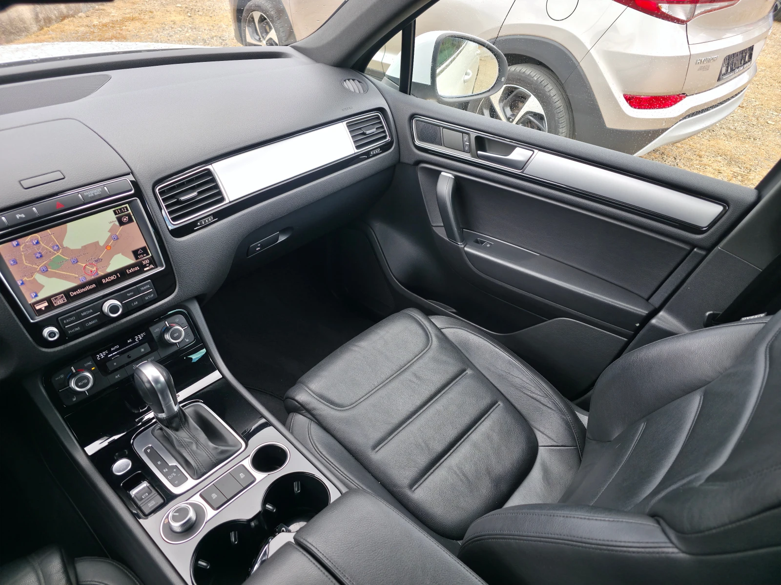 VW Touareg 3.0tdi 204ps Швейцария, снимка 13 - Автомобили и джипове - 54632587