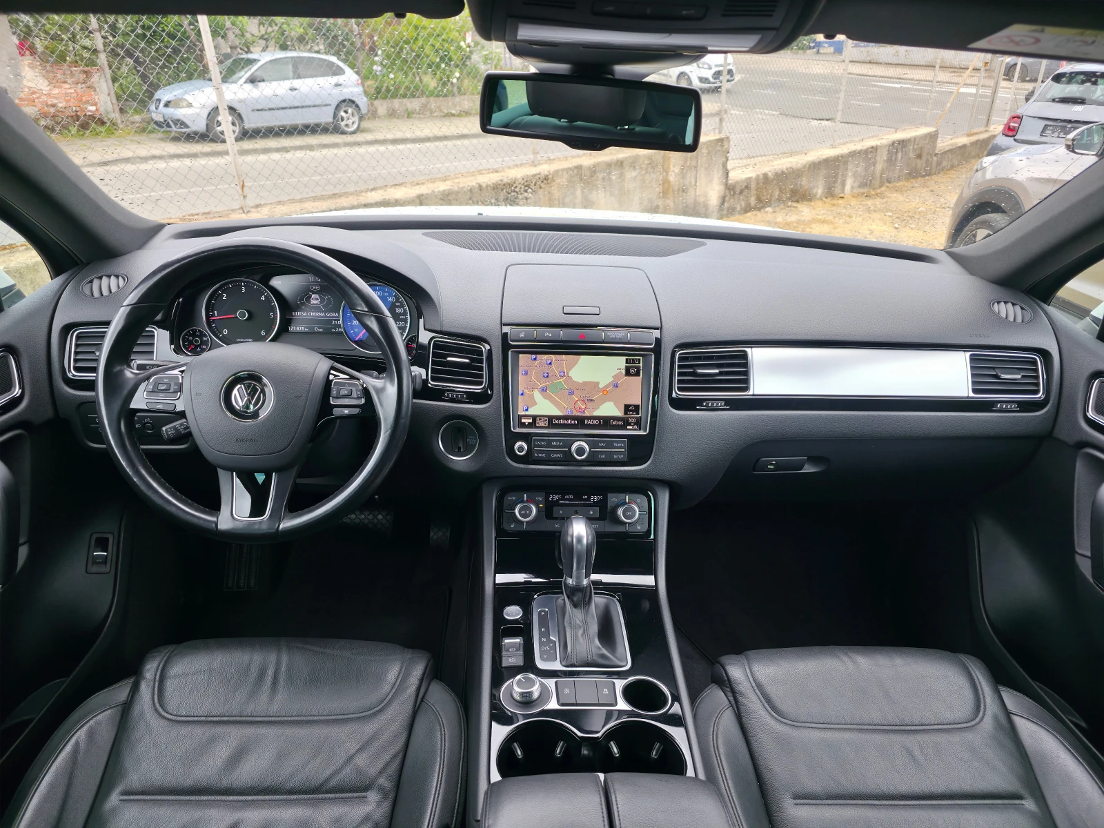 VW Touareg 3.0tdi 204ps Швейцария, снимка 9 - Автомобили и джипове - 54632587