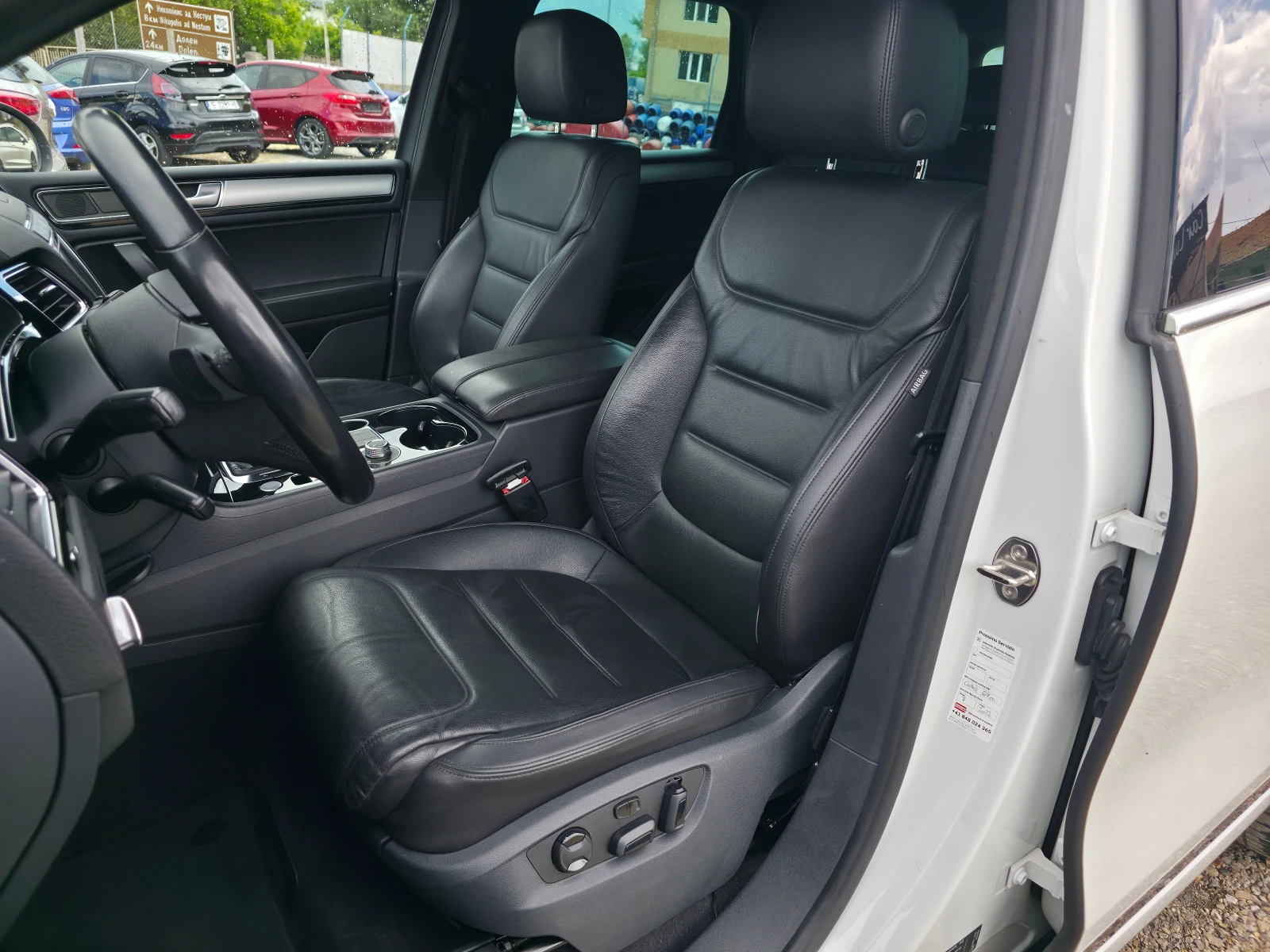 VW Touareg 3.0tdi 204ps Швейцария, снимка 10 - Автомобили и джипове - 54632587