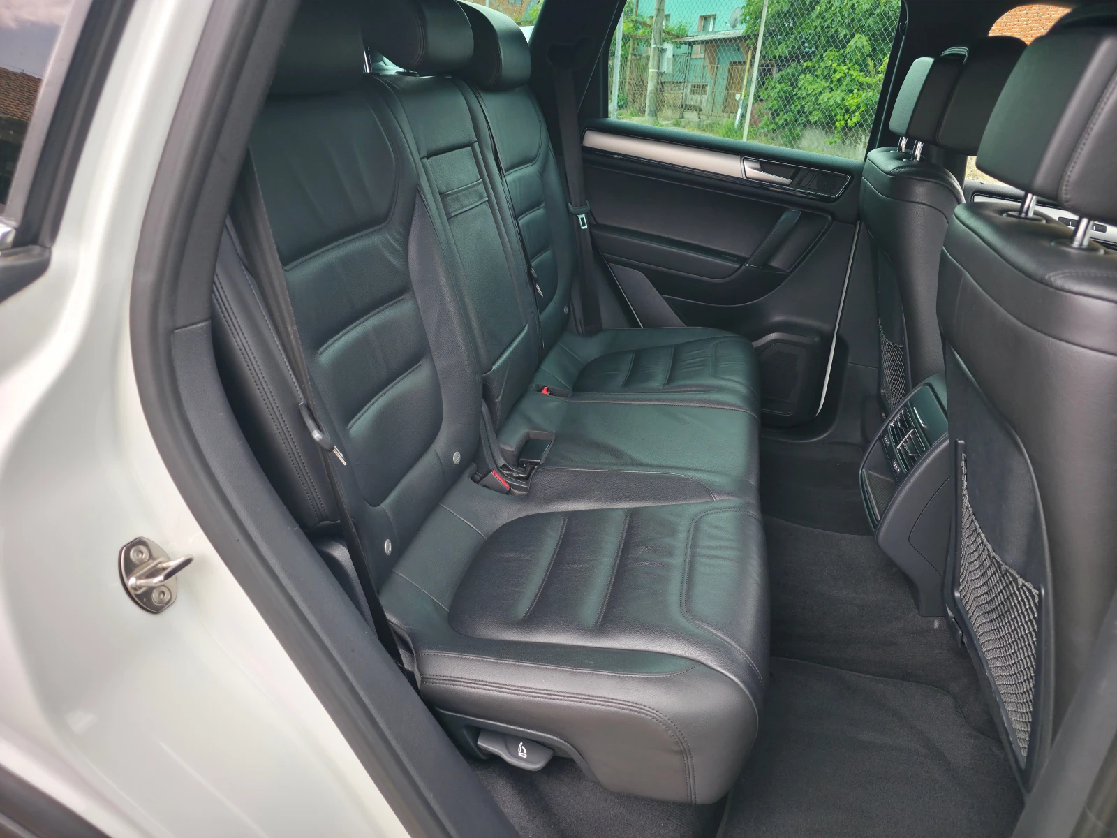 VW Touareg 3.0tdi 204ps Швейцария, снимка 14 - Автомобили и джипове - 54632587