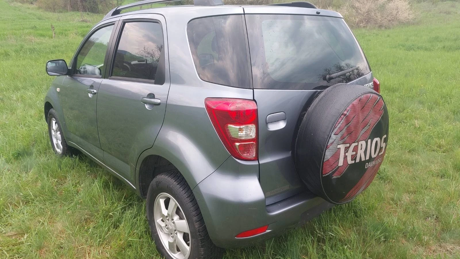 Daihatsu Terios 1.5 DOHC 16 V, снимка 4 - Автомобили и джипове - 54731959