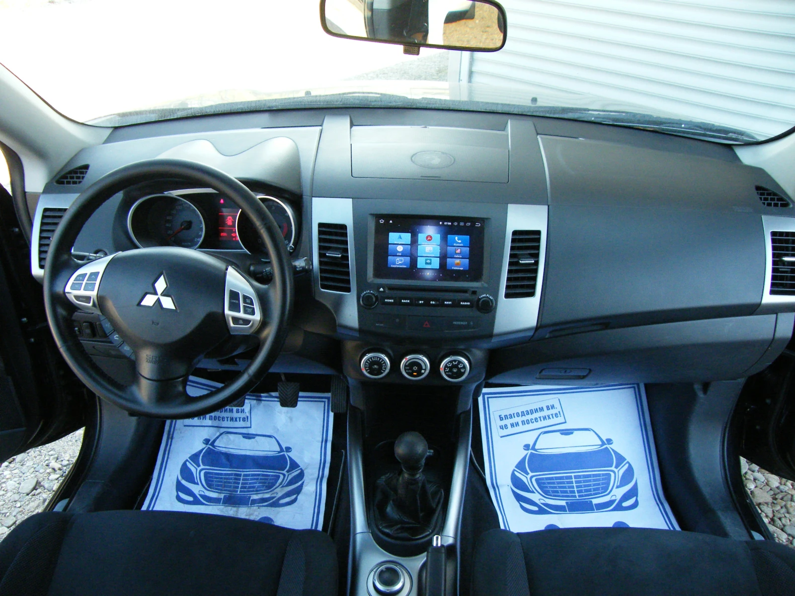 Mitsubishi Outlander 2.0 TDI 4x4 NAVI, снимка 17 - Автомобили и джипове - 55346958