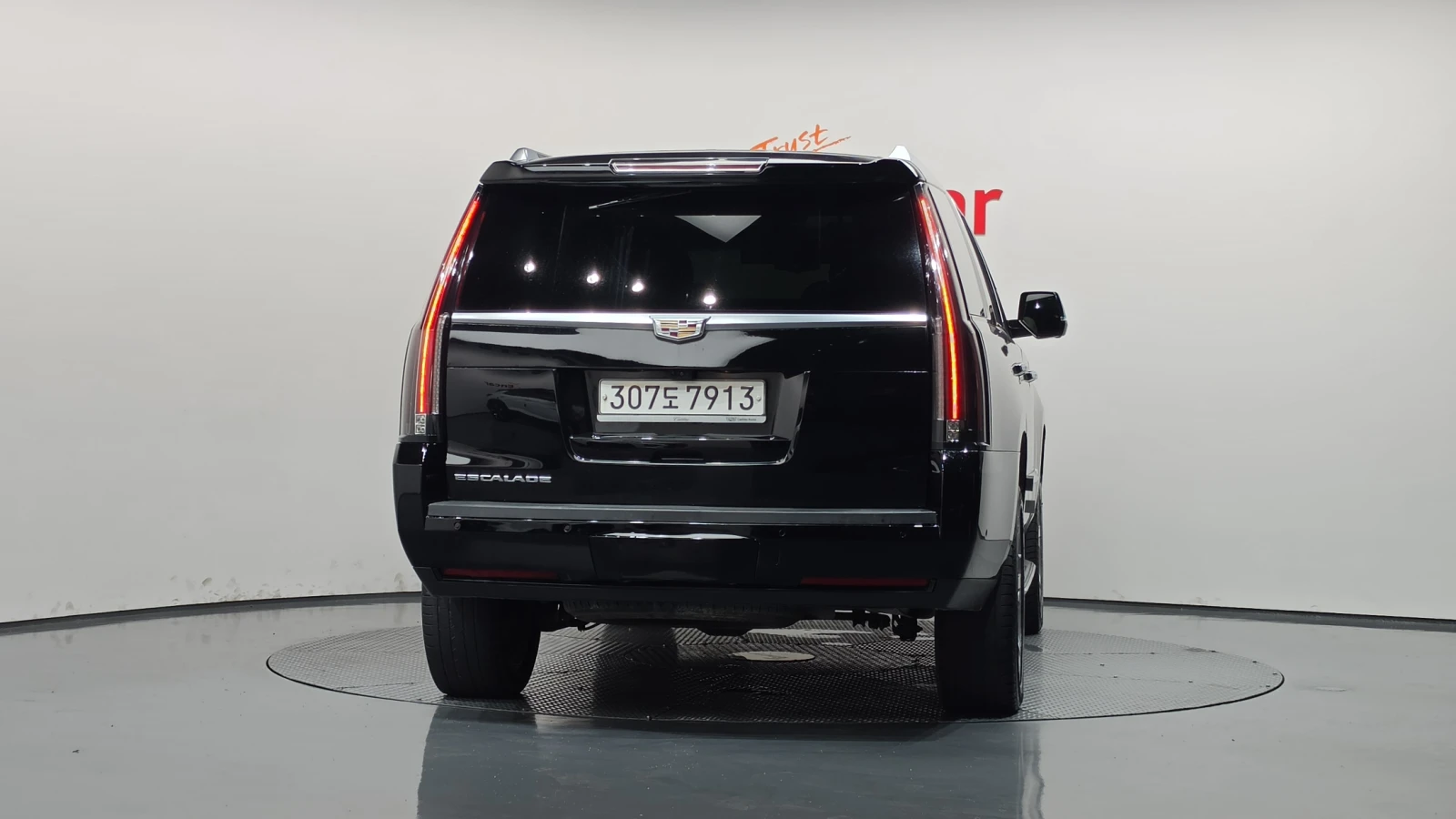 Cadillac Escalade 6.2* ЕЛ. БАГАЖНИК* BLIND SPOT* 360* HUD* КРАЙНА ЦЕ, снимка 4 - Автомобили и джипове - 55496092