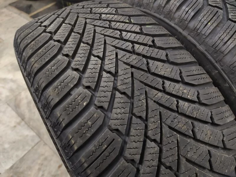 Гуми Зимни 205/55R16, снимка 5 - Гуми и джанти - 30964947