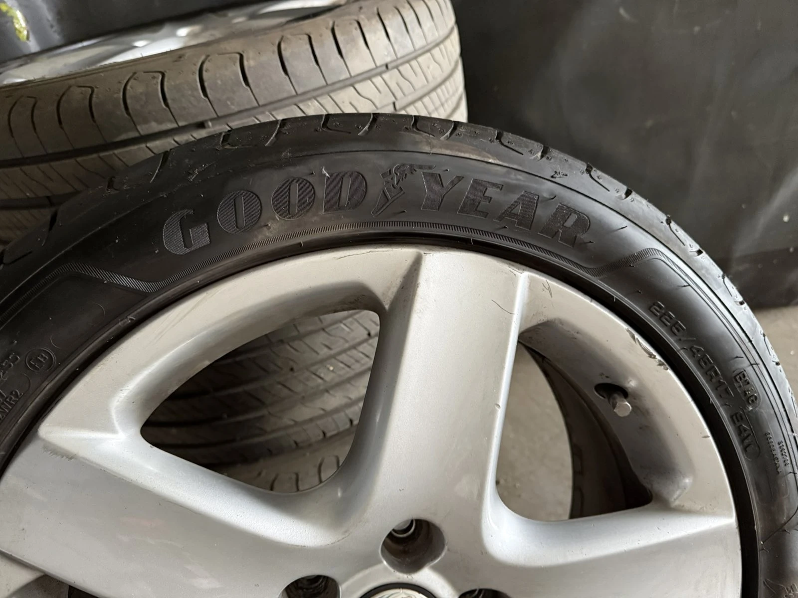 ���� � ������ 225/45R17 �� VW Golf | Mobile.bg � ����������� 3