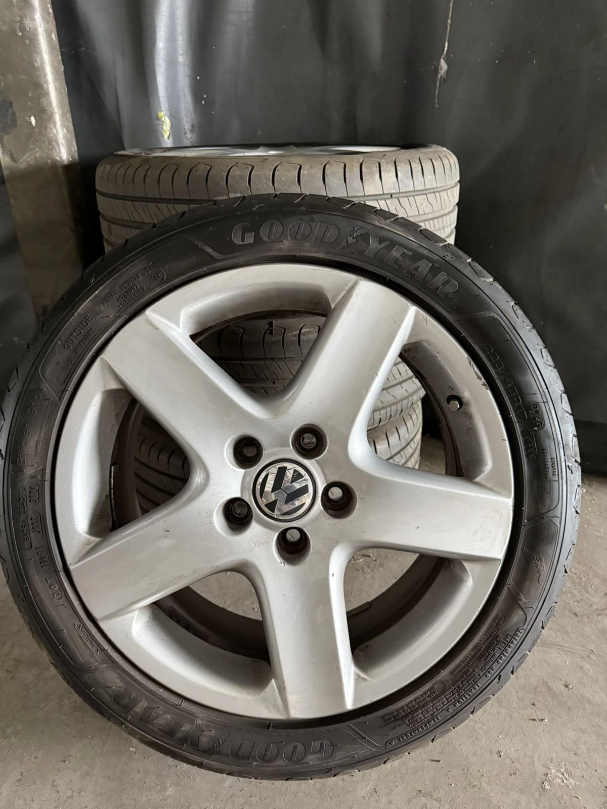 ���� � ������ 225/45R17 �� VW Golf | Mobile.bg � ����������� 2