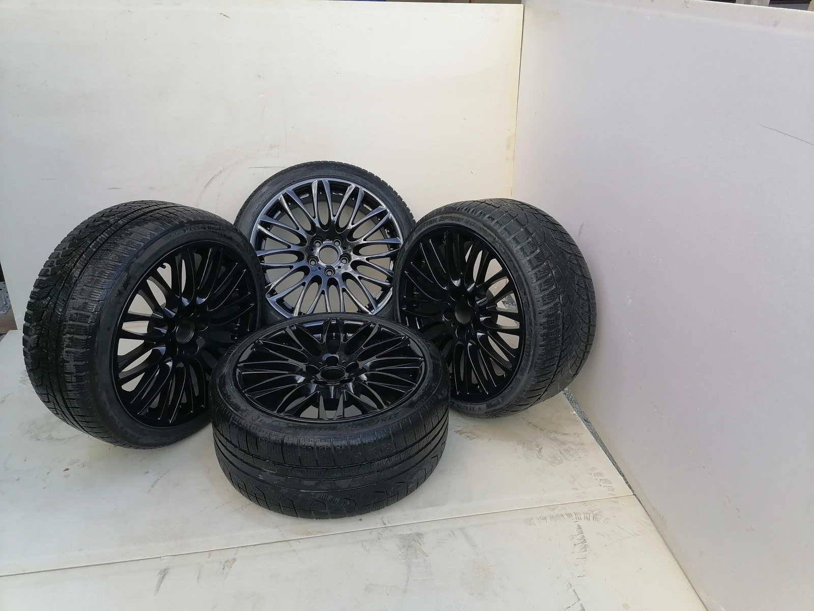Гуми с джанти Hankook 245/40R20