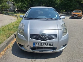Toyota Yaris Лек автомобил