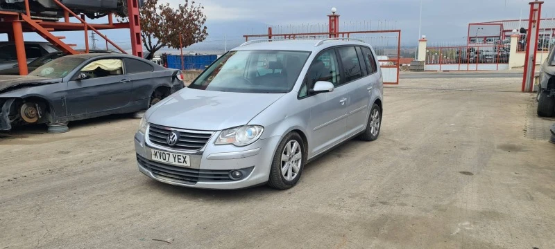 VW Touran 2.0, снимка 1 - Автомобили и джипове - 38634106