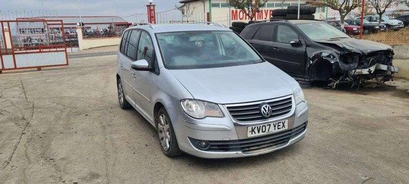 VW Touran 2.0, снимка 2 - Автомобили и джипове - 38634106