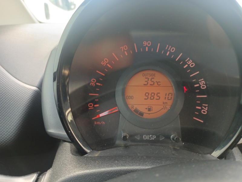 Toyota Aygo 1.0 VVT-i, снимка 9 - Автомобили и джипове - 46383899