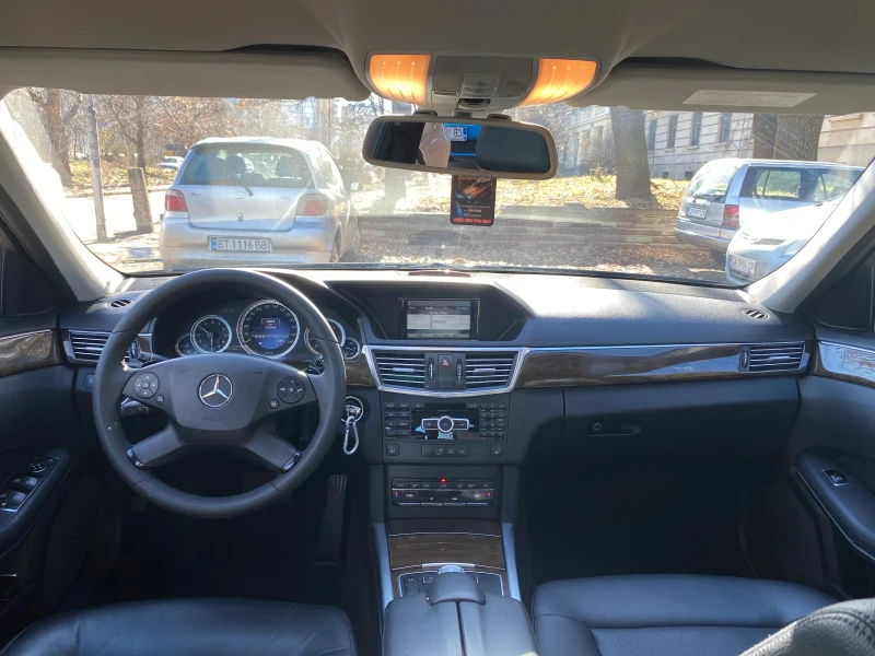 Mercedes-Benz E 200 2.2, снимка 13 - Автомобили и джипове - 49392635