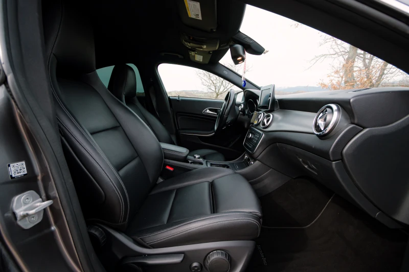 Mercedes-Benz CLA 250 AMG  PACK, снимка 10 - Автомобили и джипове - 49684143