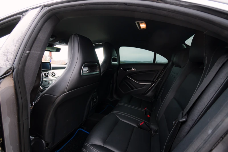 Mercedes-Benz CLA 250 AMG  PACK, снимка 11 - Автомобили и джипове - 49684143