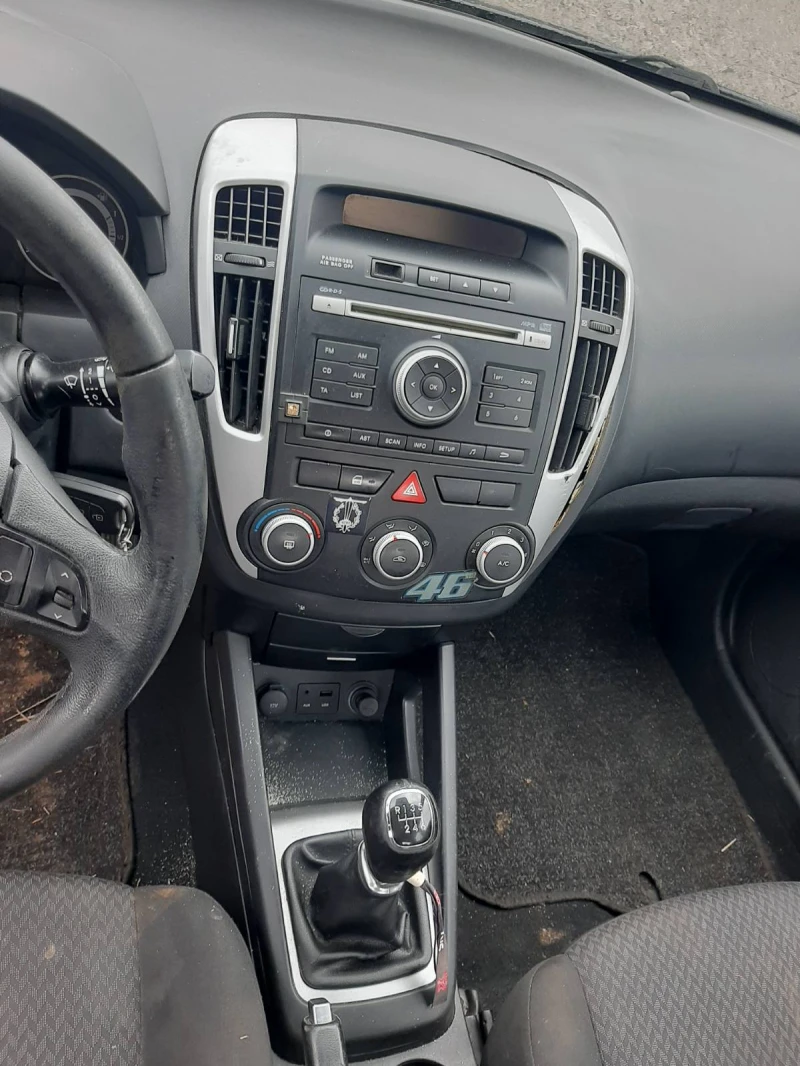Kia Ceed 1.6d, снимка 7 - Автомобили и джипове - 49904845