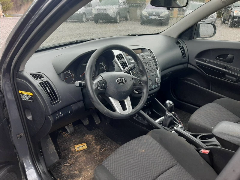 Kia Ceed 1.6d, снимка 5 - Автомобили и джипове - 49904845