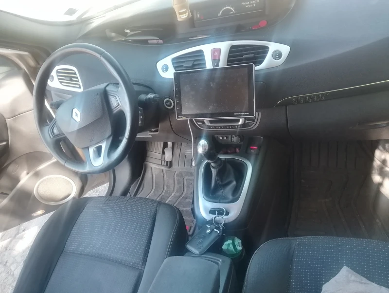 Renault Grand scenic, снимка 3 - Автомобили и джипове - 51794327
