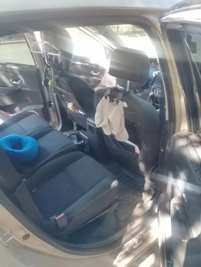 Renault Grand scenic, снимка 6 - Автомобили и джипове - 51794327