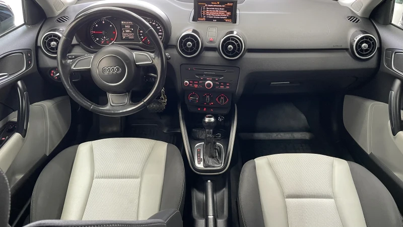 Audi A1 1.6 avtomat 130000km Топ състояние без забележка , снимка 12 - Автомобили и джипове - 52012960