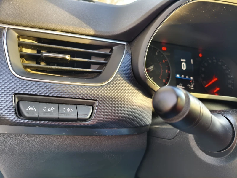 Renault Arkana, снимка 14 - Автомобили и джипове - 52850894