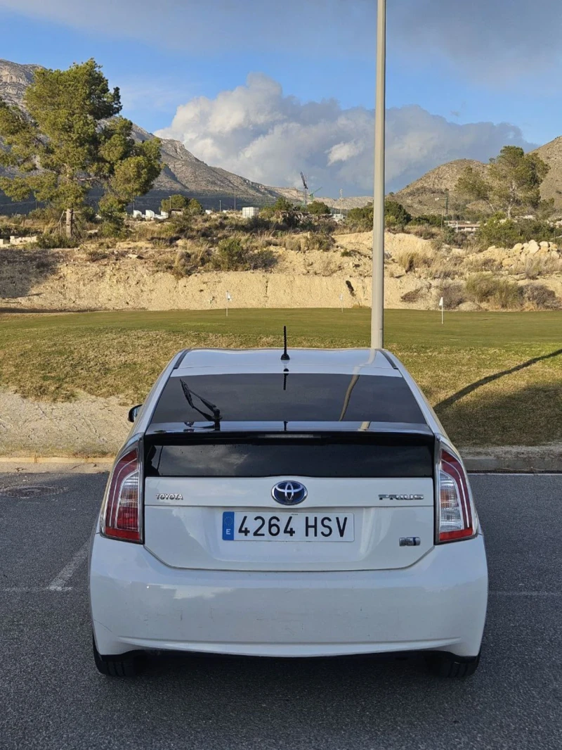 Toyota Prius 1.8 хибрид, снимка 2 - Автомобили и джипове - 53405944
