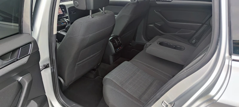 VW Passat 2.0TDI LED, снимка 16 - Автомобили и джипове - 53491763