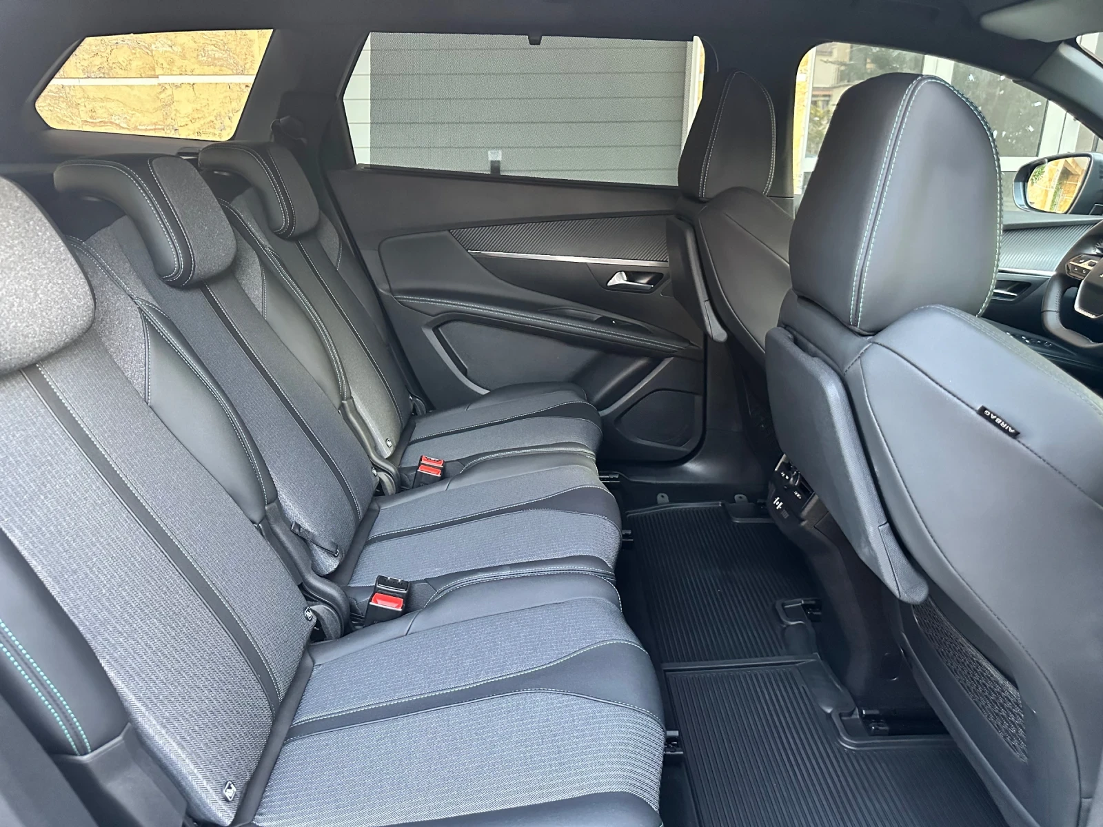 Peugeot 5008 1.2 Hybrid 136..   | Mobile.bg   12