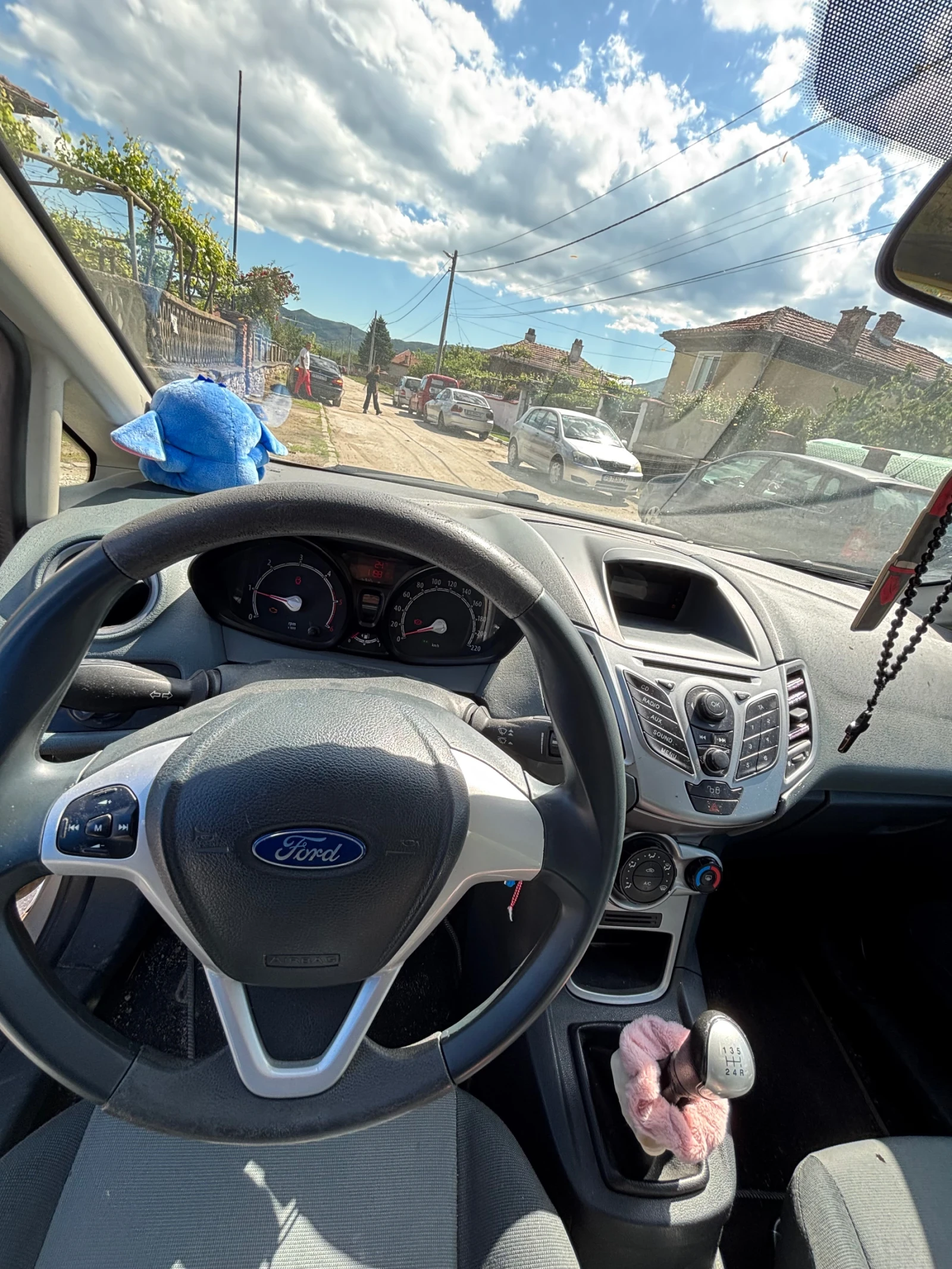 Ford Fiesta 1, 4 - изображение 7