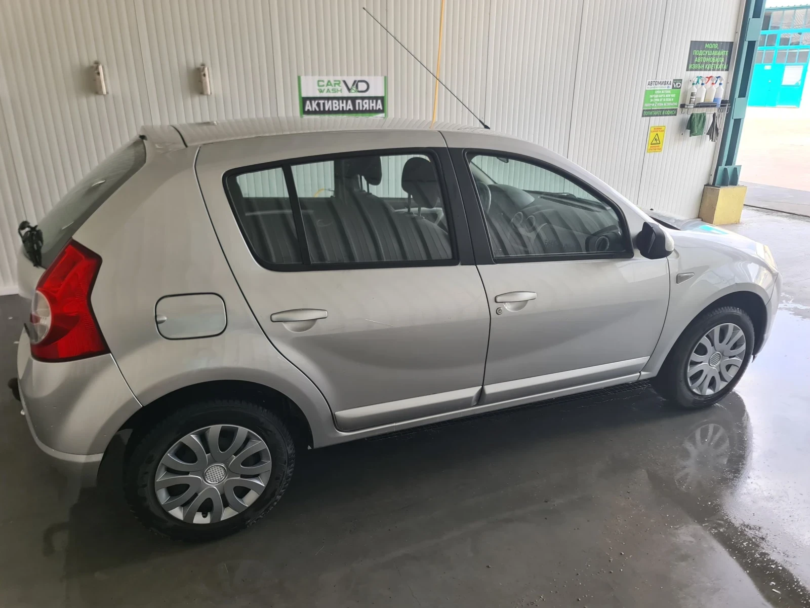 Dacia Sandero 1.4 бензин 16V - изображение 6