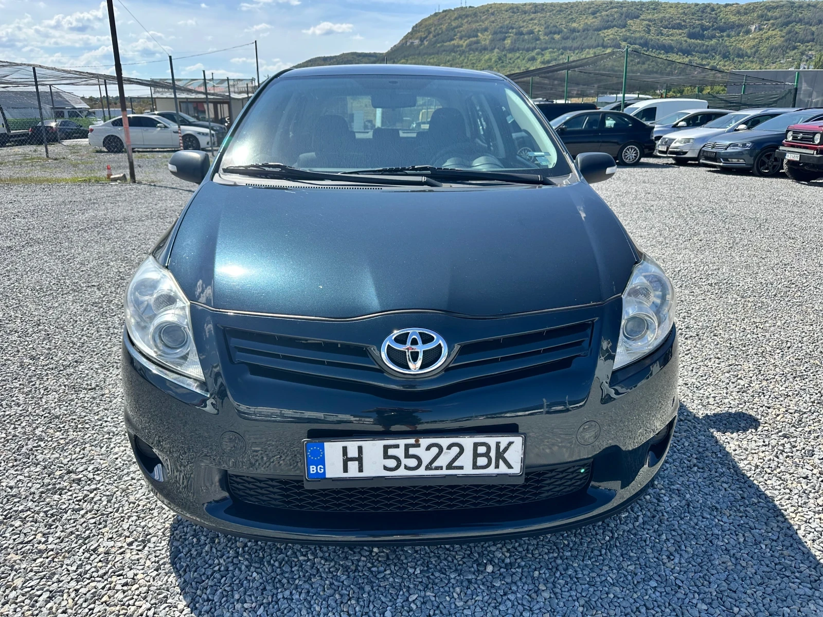Toyota Auris 1.3 i- 99ps - изображение 2